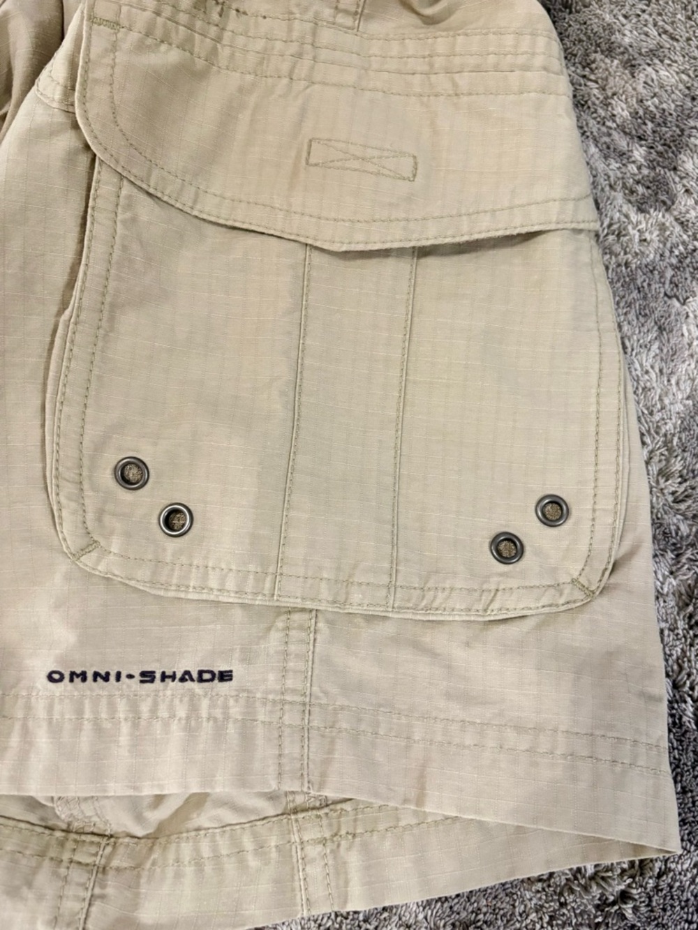 Columbia Women’s Cargo Shorts - Beige Casual Utility - Picture 3 of 4